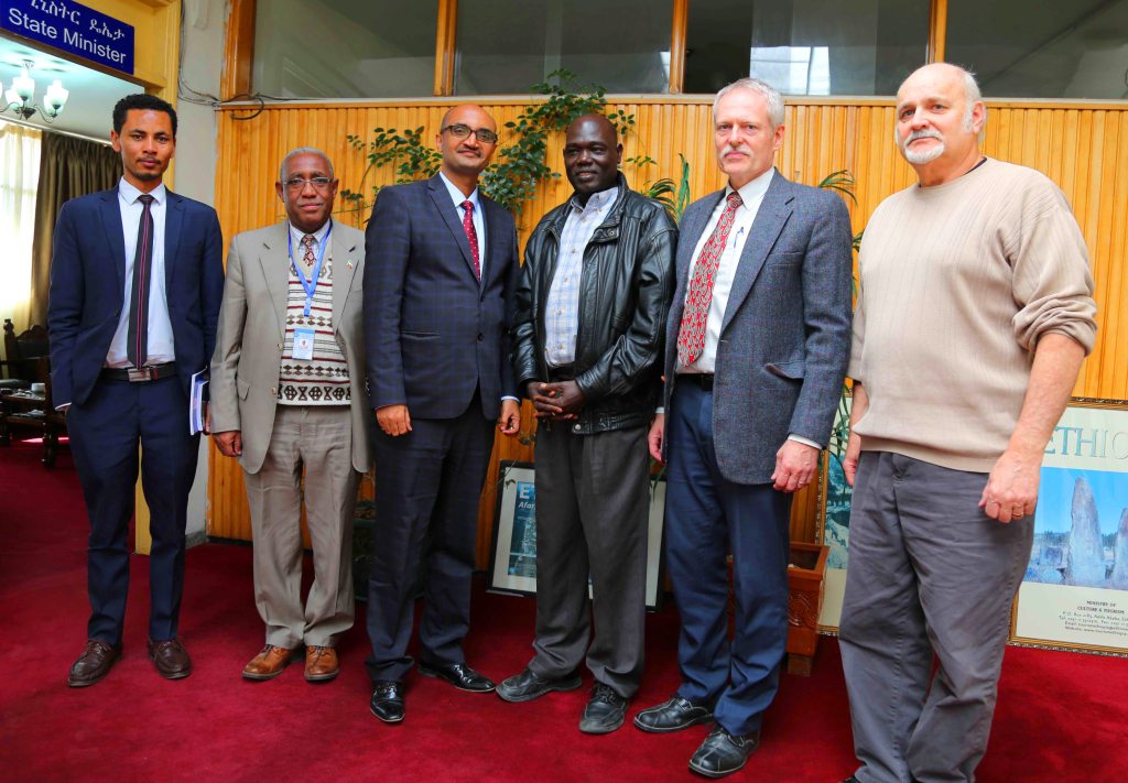 Dr. Aklilu holds talks with Dr. Gugo Obang&nbsp;Kwot